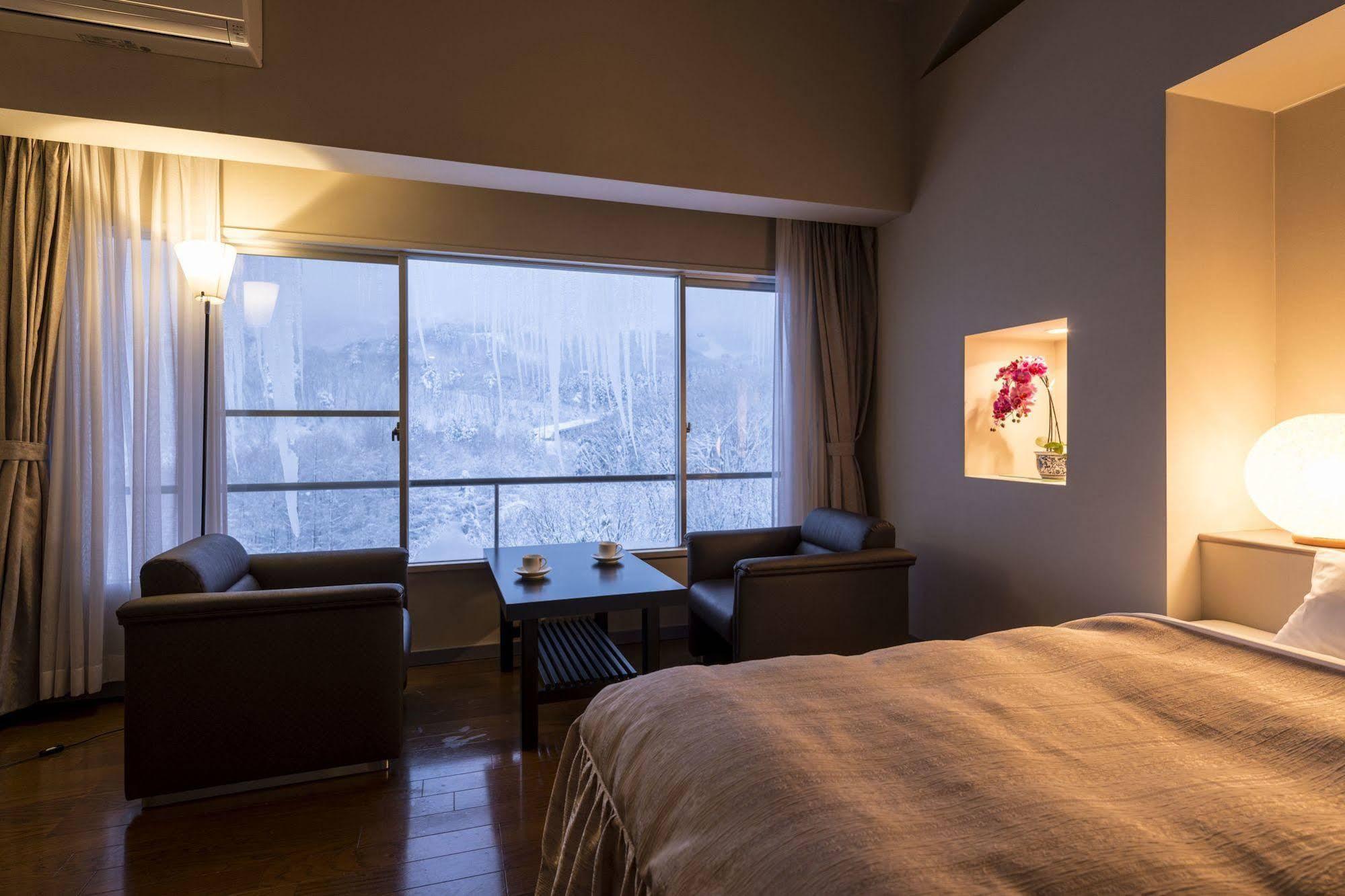 Takamiya Hotel Lucent Ямаґата Екстер'єр фото